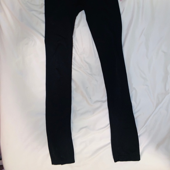 Black yoga pants - Picture 2 of 3